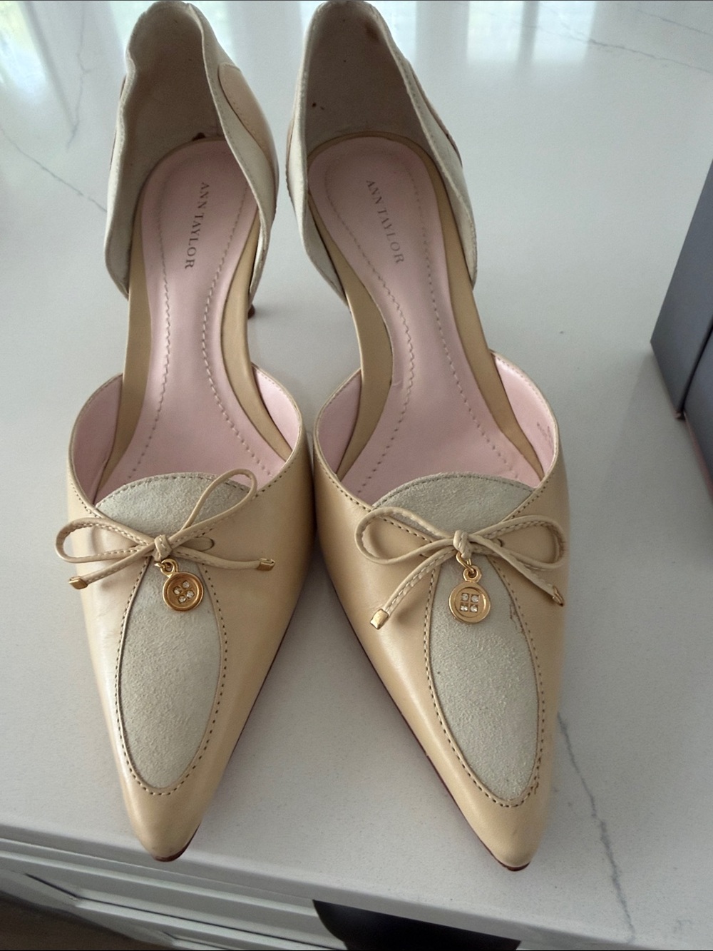 Ann Taylor Bella Wheat Suede/Leather Pointed-Toe, Kitten Heels in Size 6 1/2 M - Picture 9 of 10